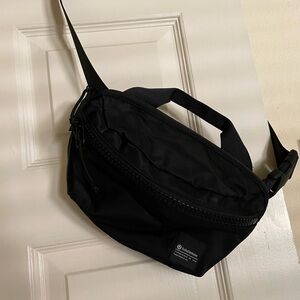 Lululemon All Day Essentials Belt Bag 2.5L